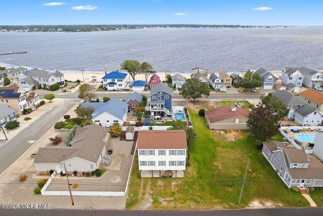 317 E Lakewood Avenue, Ocean Gate, NJ 08740