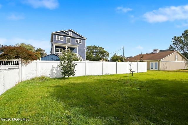317 E Lakewood Avenue, Ocean Gate, NJ 08740