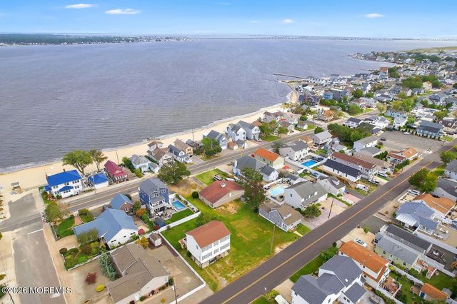 317 E Lakewood Avenue, Ocean Gate, NJ 08740