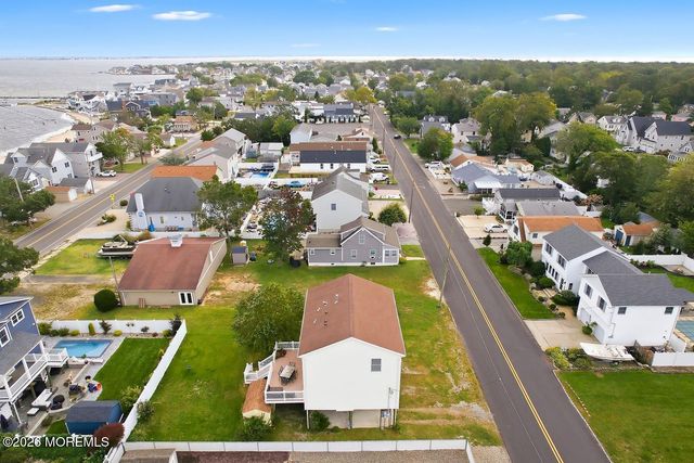 317 E Lakewood Avenue, Ocean Gate, NJ 08740