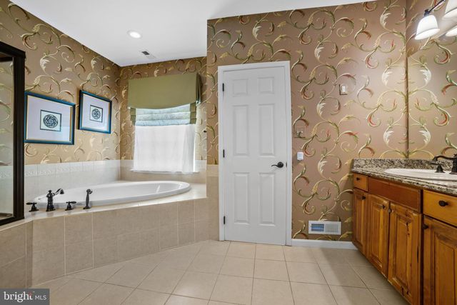 908 MANNINGTON DR, Williamstown, NJ 08094