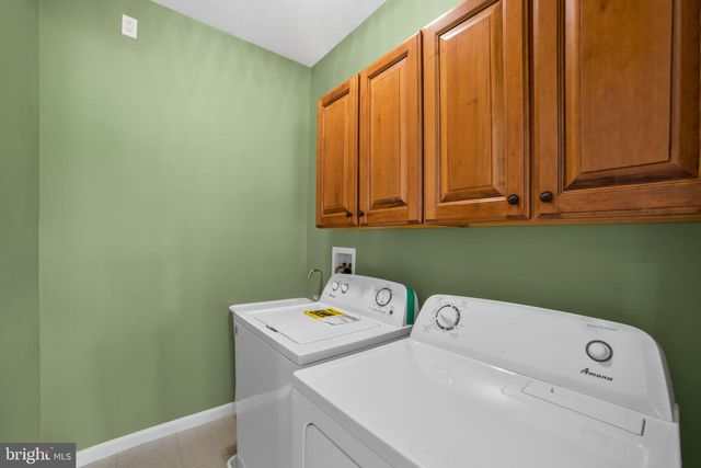 908 MANNINGTON DR, Williamstown, NJ 08094