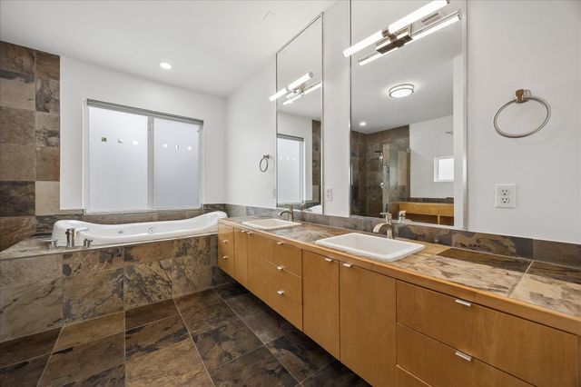 1711 W 13th Street, Houston, TX 77008