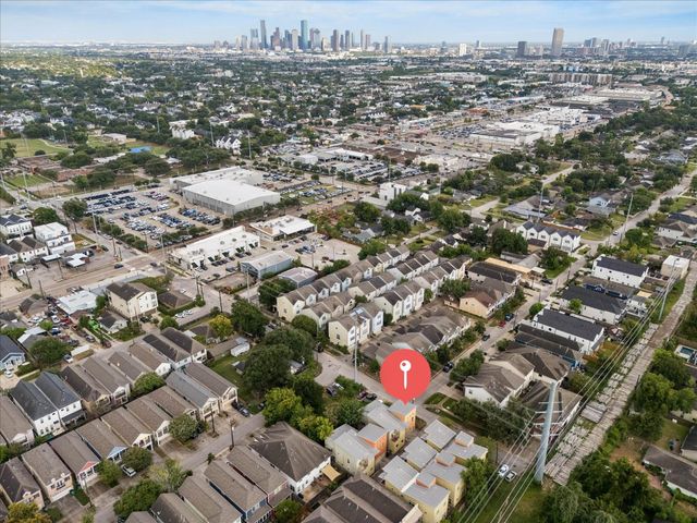 1711 W 13th Street, Houston, TX 77008