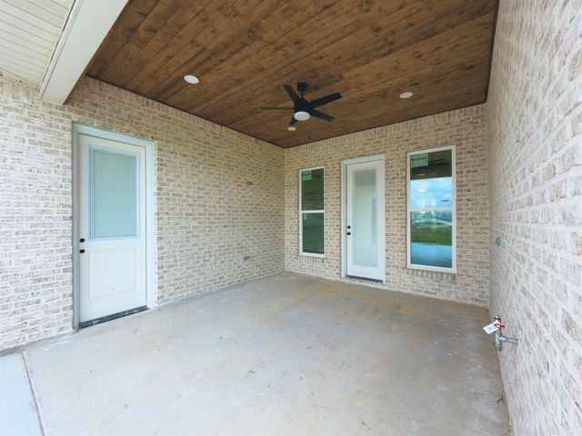 135 Godchaux Drive, Houma, LA 70360