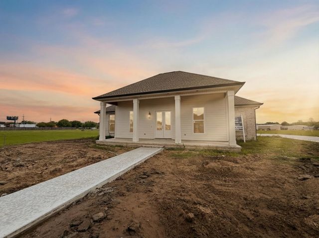 135 Godchaux Drive, Houma, LA 70360