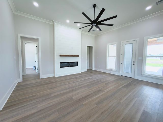 135 Godchaux Drive, Houma, LA 70360