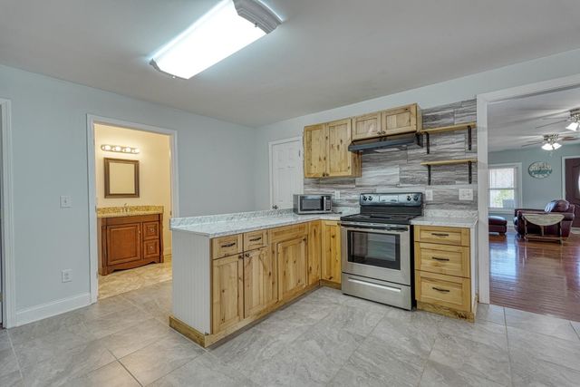 611 Pearson Town Road, Moore, SC 29369