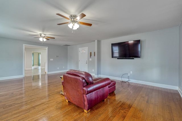 611 Pearson Town Road, Moore, SC 29369