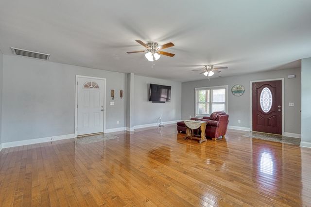 611 Pearson Town Road, Moore, SC 29369