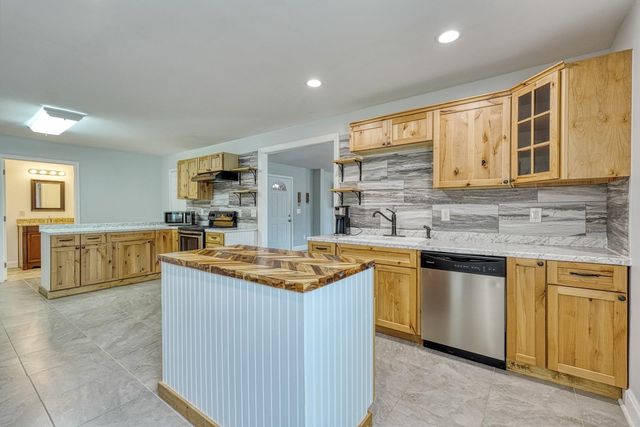 611 Pearson Town Road, Moore, SC 29369