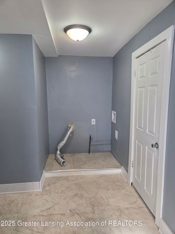 1613 Massachusetts Avenue, Lansing, MI 48906