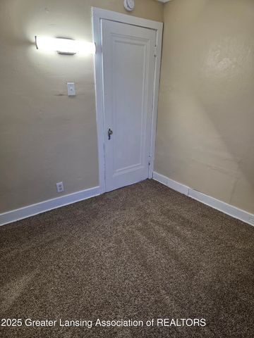 1613 Massachusetts Avenue, Lansing, MI 48906