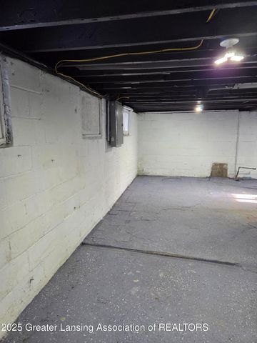 1613 Massachusetts Avenue, Lansing, MI 48906