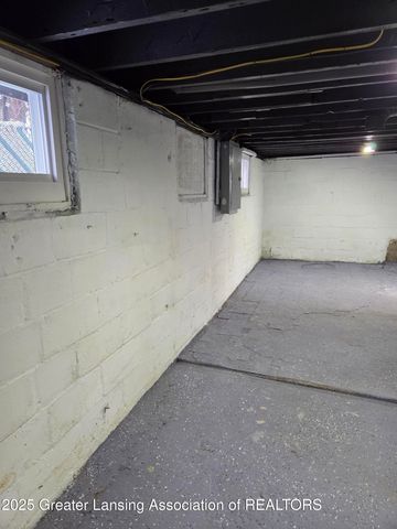 1613 Massachusetts Avenue, Lansing, MI 48906