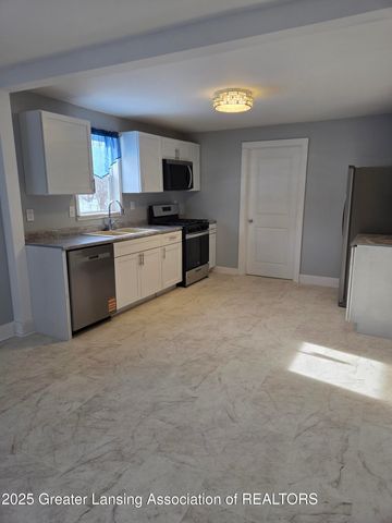 1613 Massachusetts Avenue, Lansing, MI 48906