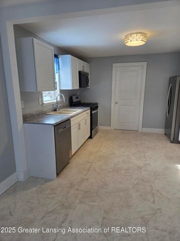 1613 Massachusetts Avenue, Lansing, MI 48906