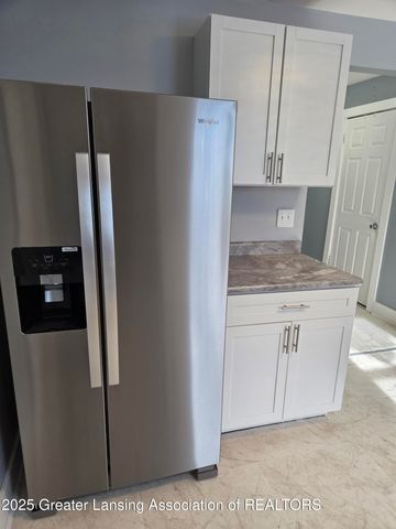 1613 Massachusetts Avenue, Lansing, MI 48906