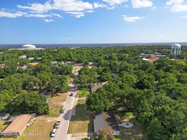323 Rich Avenue, Biloxi, MS 39531