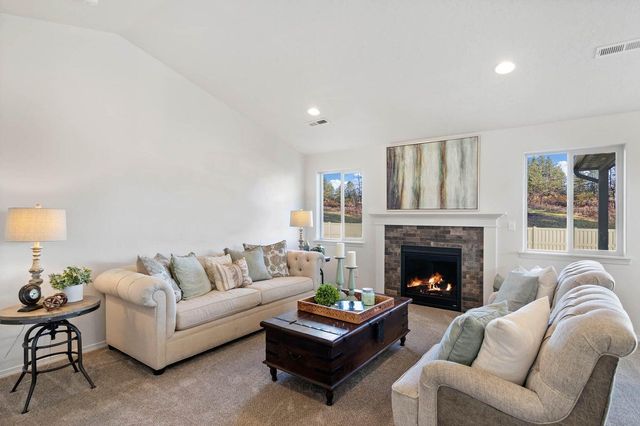 3533 NW 8th Street 18, Redmond, OR 97756