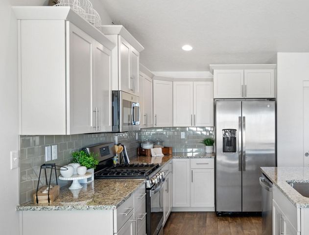 3533 NW 8th Street 18, Redmond, OR 97756