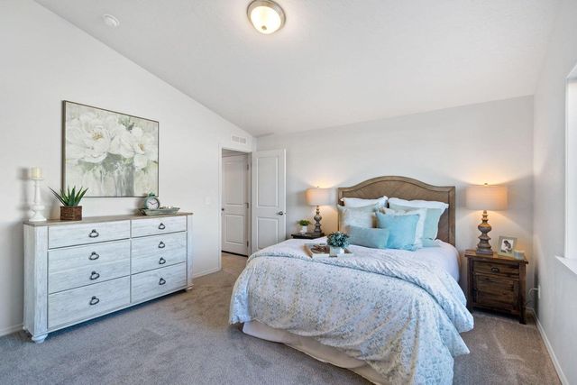 3533 NW 8th Street 18, Redmond, OR 97756