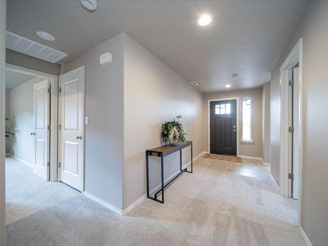 3533 NW 8th Street 18, Redmond, OR 97756