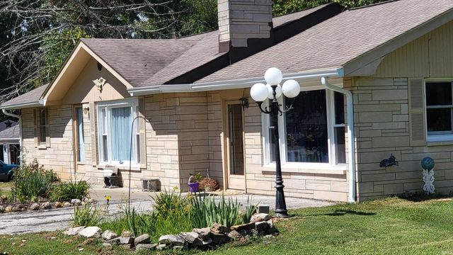 1949 Sunny Acres Dr Drive, Bedford, IN 47421