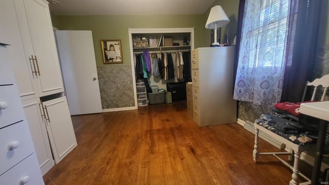 1949 Sunny Acres Dr Drive, Bedford, IN 47421