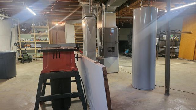 1949 Sunny Acres Dr Drive, Bedford, IN 47421