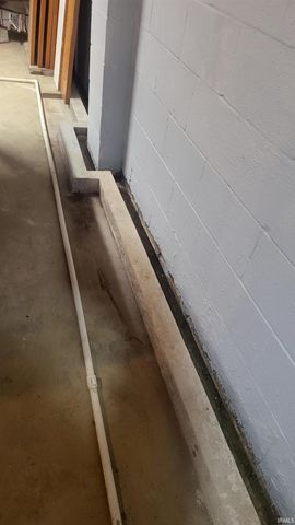 1949 Sunny Acres Dr Drive, Bedford, IN 47421