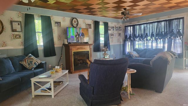 1949 Sunny Acres Dr Drive, Bedford, IN 47421