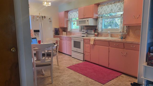 1949 Sunny Acres Dr Drive, Bedford, IN 47421