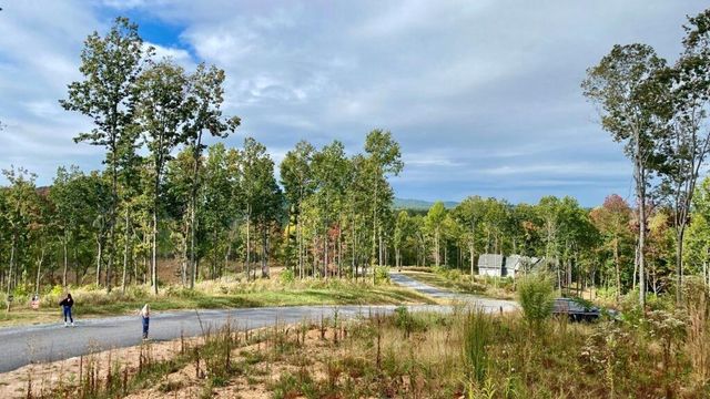 1084 Highgrove Drive, Talking Rock, GA 30175