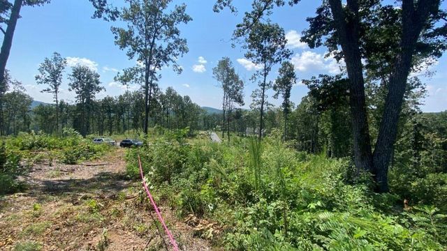 1084 Highgrove Drive, Talking Rock, GA 30175
