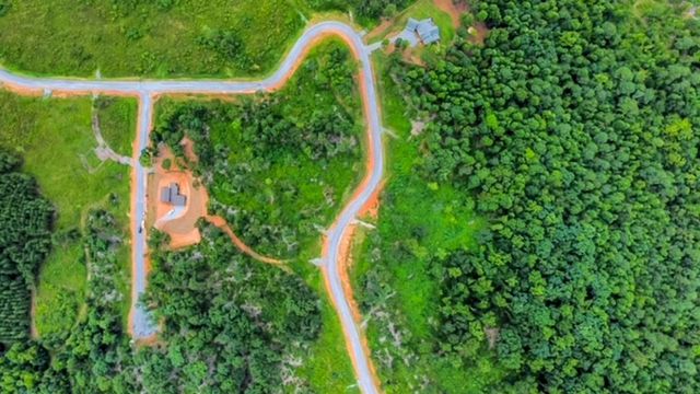 1084 Highgrove Drive, Talking Rock, GA 30175