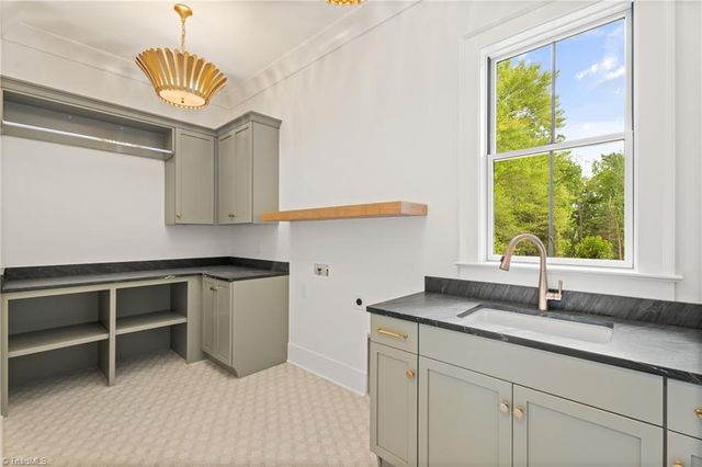 3031 Scarlet Tanager Drive, Winston-salem, NC 27106