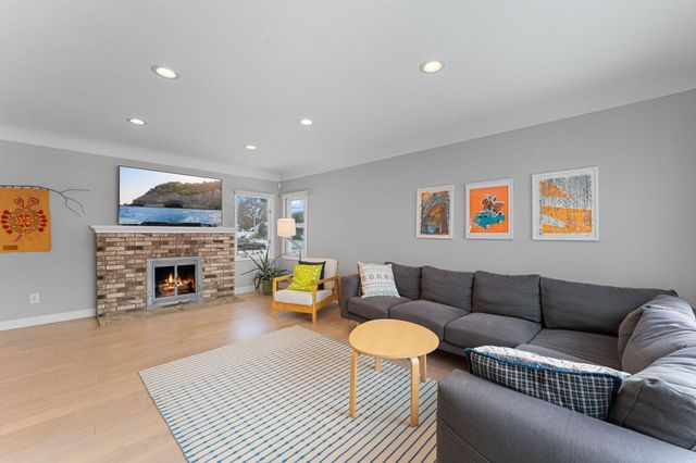 5325 Twin Lake Boulevard E, Brooklyn Center, MN 55429