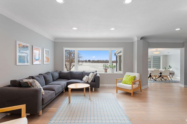 5325 Twin Lake Boulevard E, Brooklyn Center, MN 55429