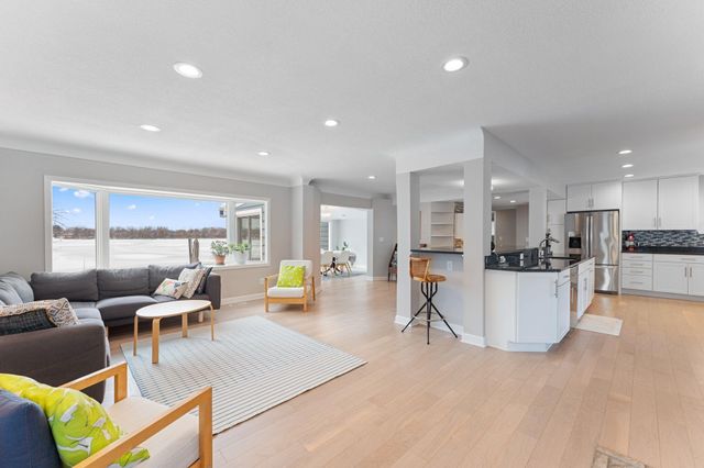 5325 Twin Lake Boulevard E, Brooklyn Center, MN 55429