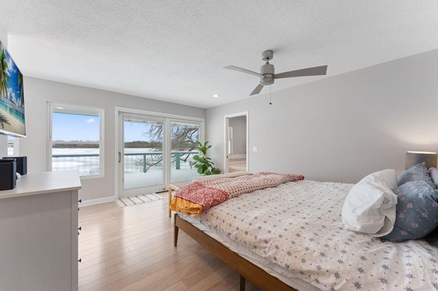 5325 Twin Lake Boulevard E, Brooklyn Center, MN 55429