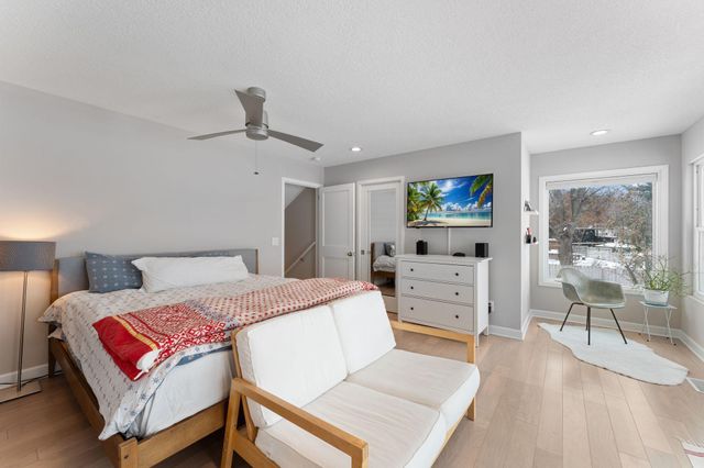 5325 Twin Lake Boulevard E, Brooklyn Center, MN 55429