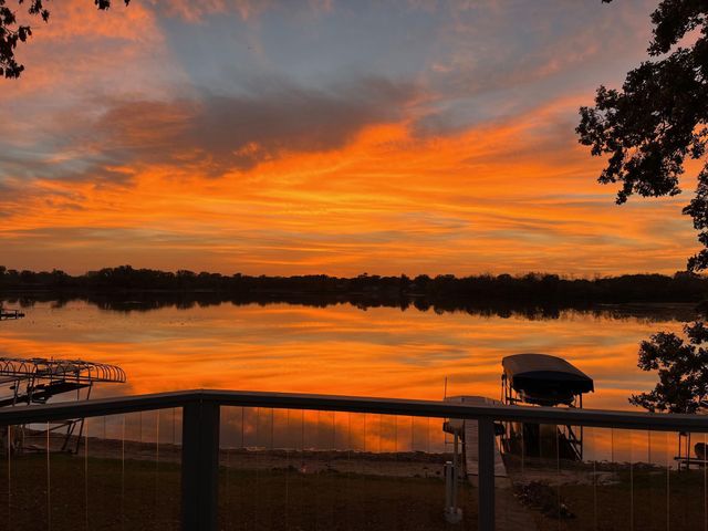 5325 Twin Lake Boulevard E, Brooklyn Center, MN 55429