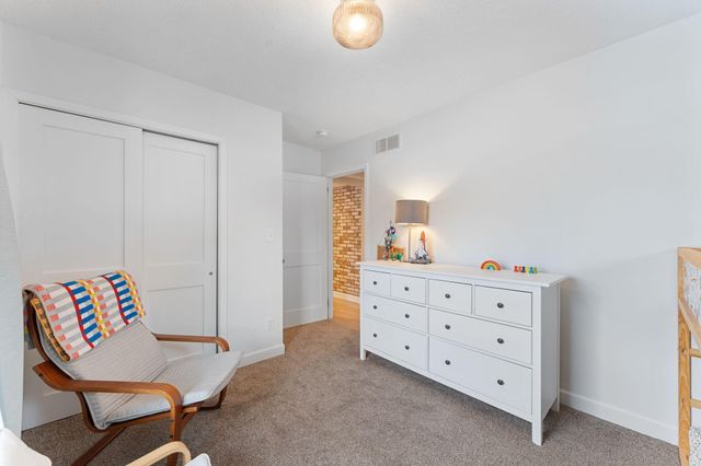 5325 Twin Lake Boulevard E, Brooklyn Center, MN 55429