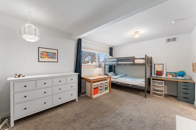 5325 Twin Lake Boulevard E, Brooklyn Center, MN 55429