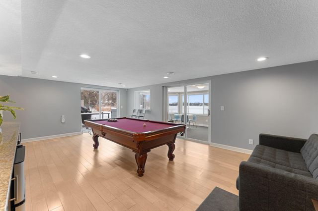 5325 Twin Lake Boulevard E, Brooklyn Center, MN 55429