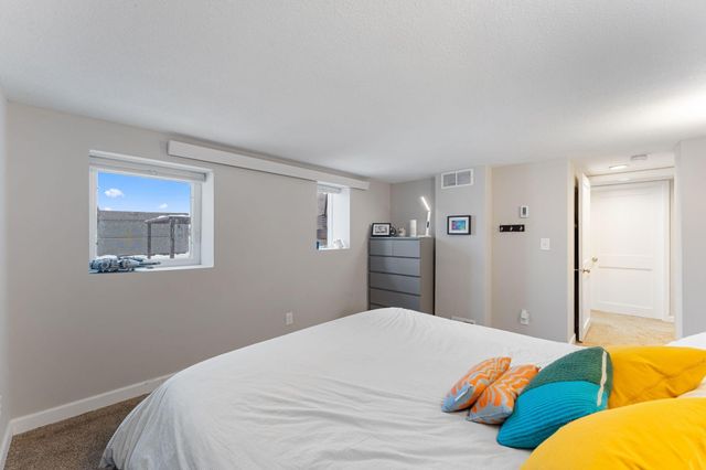 5325 Twin Lake Boulevard E, Brooklyn Center, MN 55429