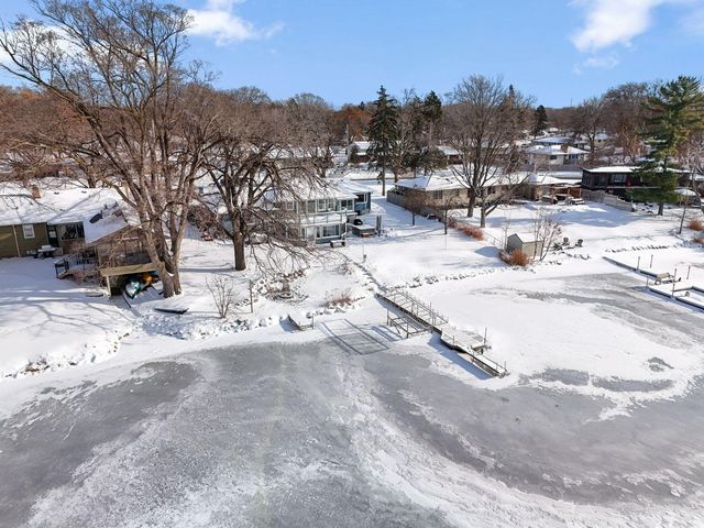 5325 Twin Lake Boulevard E, Brooklyn Center, MN 55429