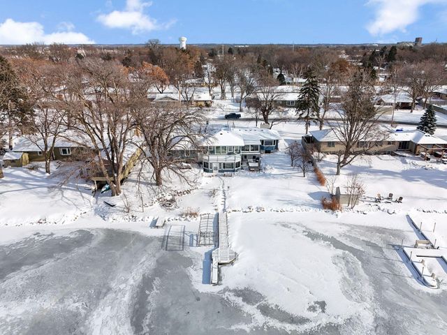 5325 Twin Lake Boulevard E, Brooklyn Center, MN 55429