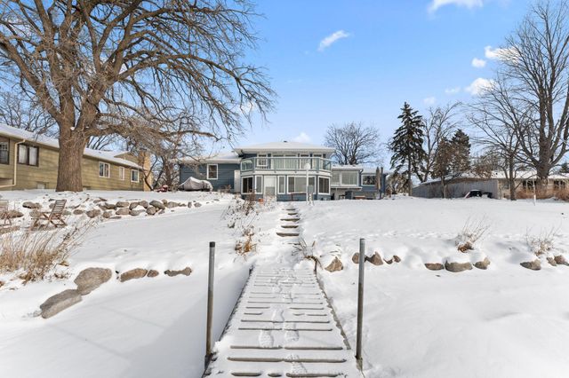 5325 Twin Lake Boulevard E, Brooklyn Center, MN 55429